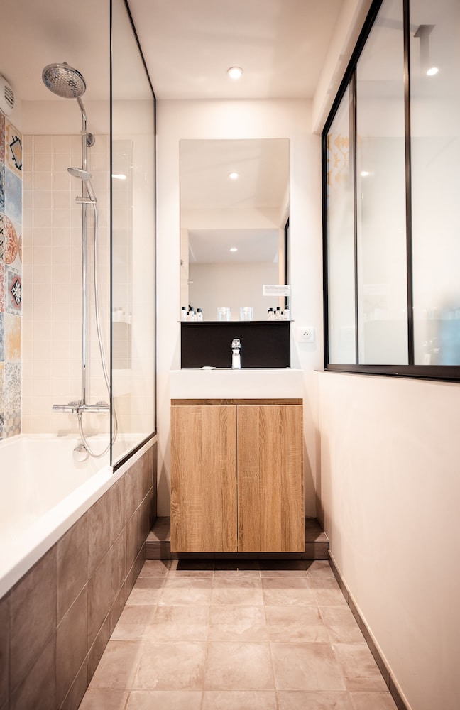 The Originals Boutique, Hotel Maison Montmartre Paris Les Puces 5/48