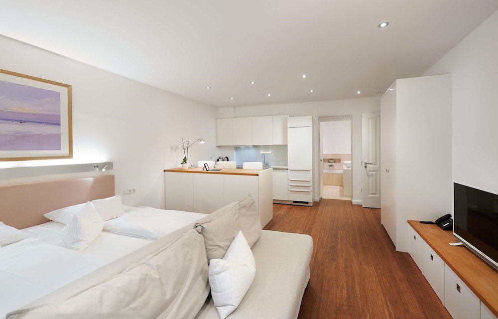 1 BEDROOM, DELUXE, APARTMENT, KING BED