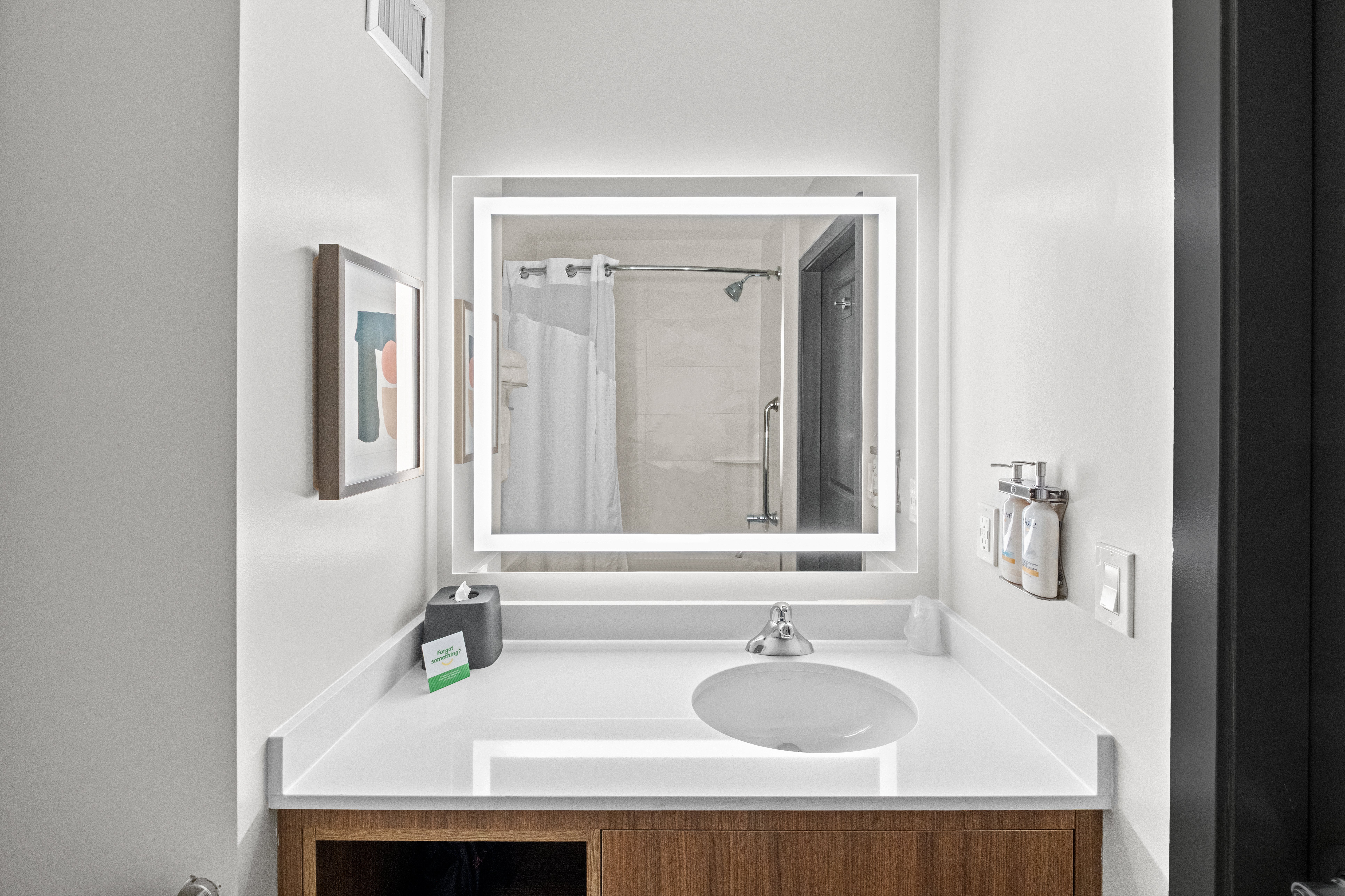 Holiday Inn Hotel Suites Surrey East Cloverdale 75/75