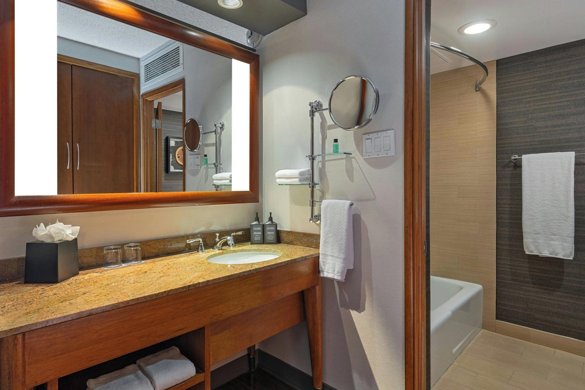 1 Bedroom, Junior Suite, Sheraton Albuquerque Airport Hotel 3/4