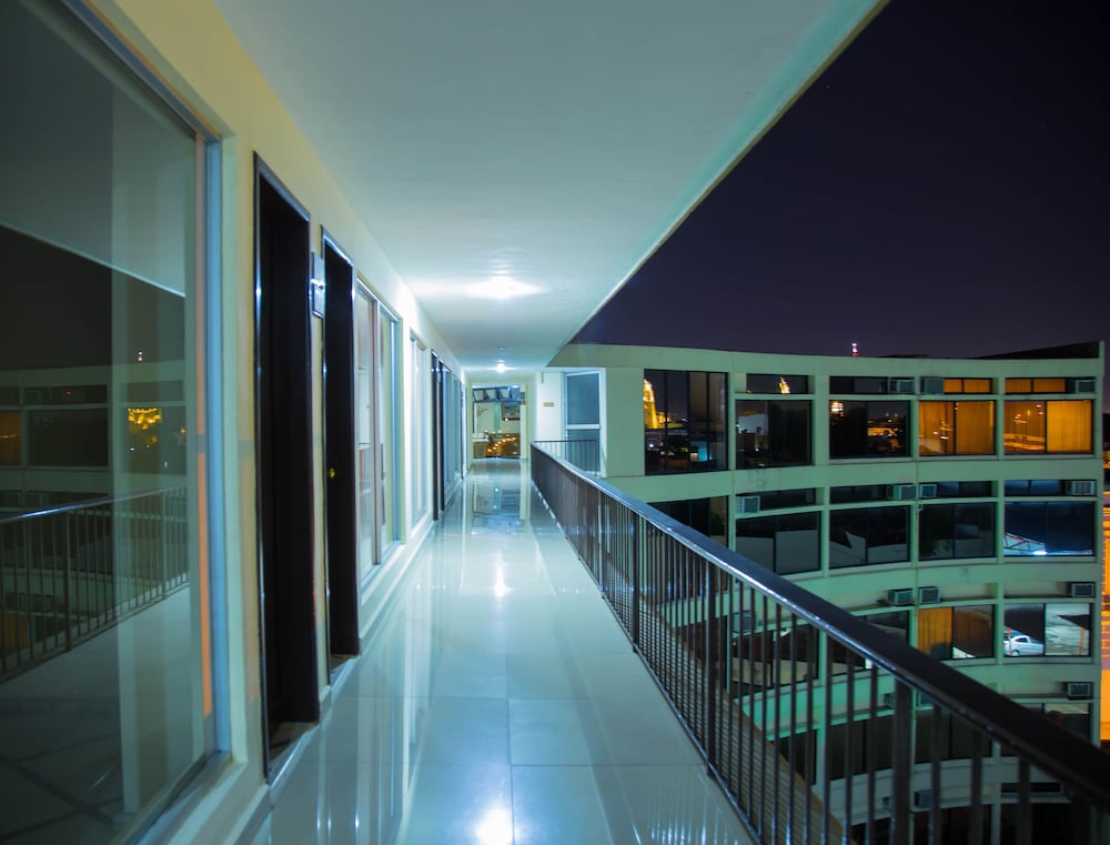 Hotel Ambassador Merida 5/72