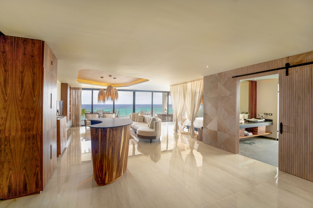 Mvngata Beach Hotel 49/50