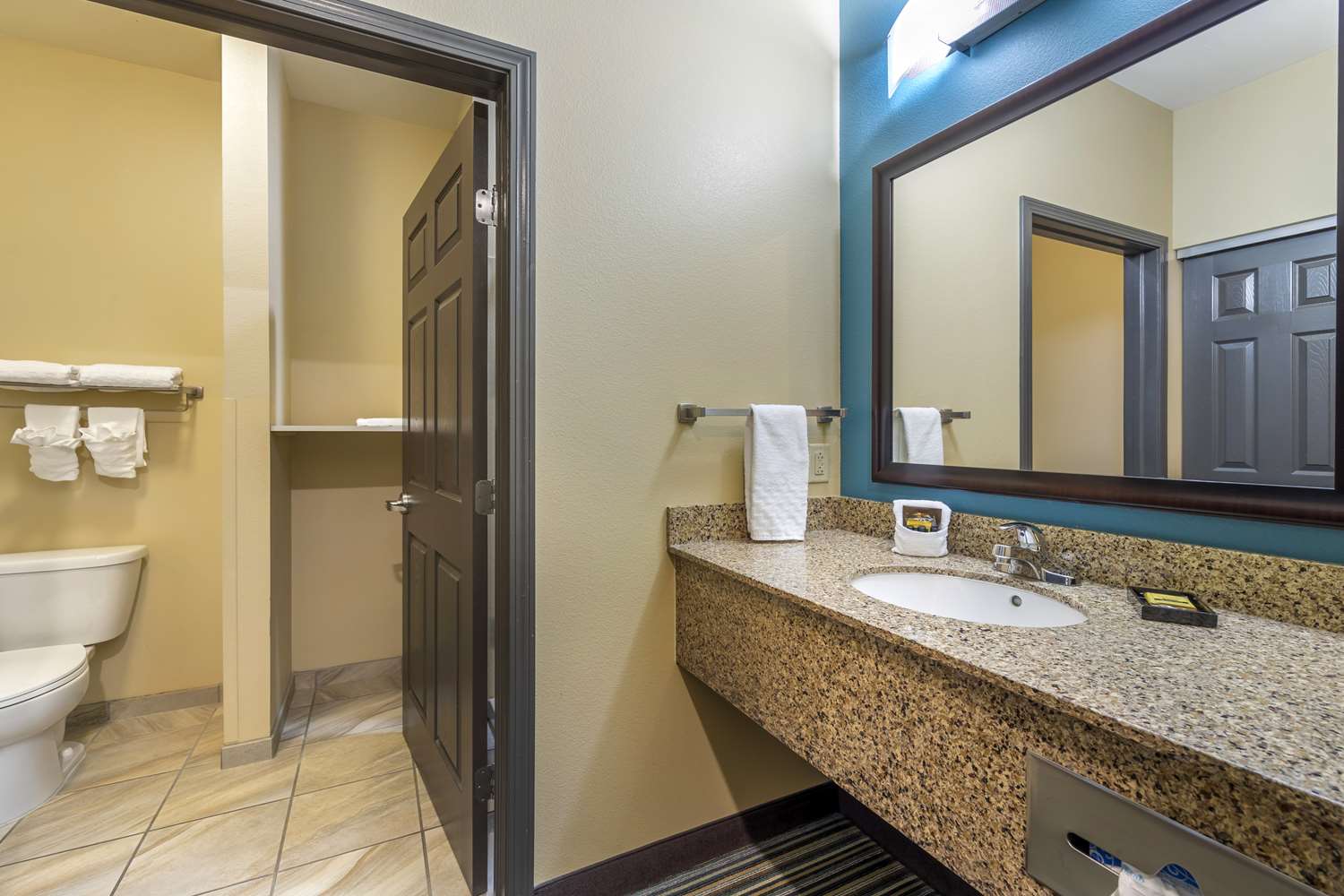 Best Western Plus Patterson Park Inn 43/43