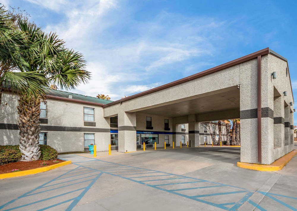 Motel6 Laredo, TX - North I-35 38/55