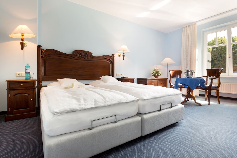 Schlosshotel Ralswiek 7/50