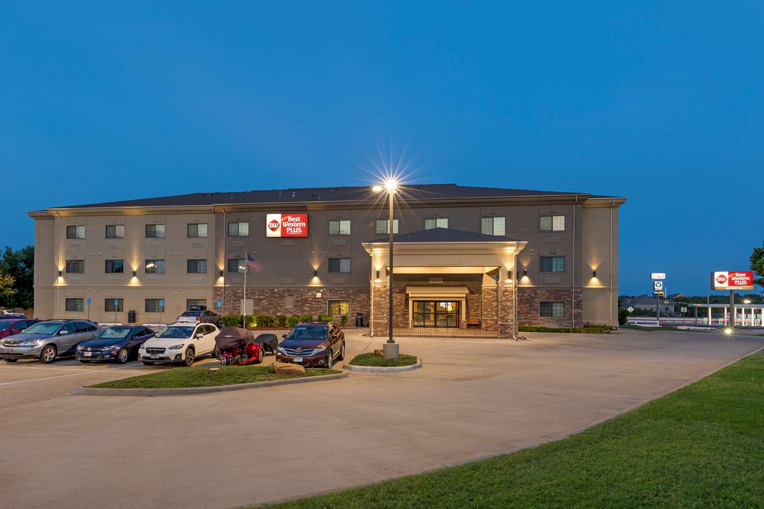 Best Western Plus Red River Inn 2/37