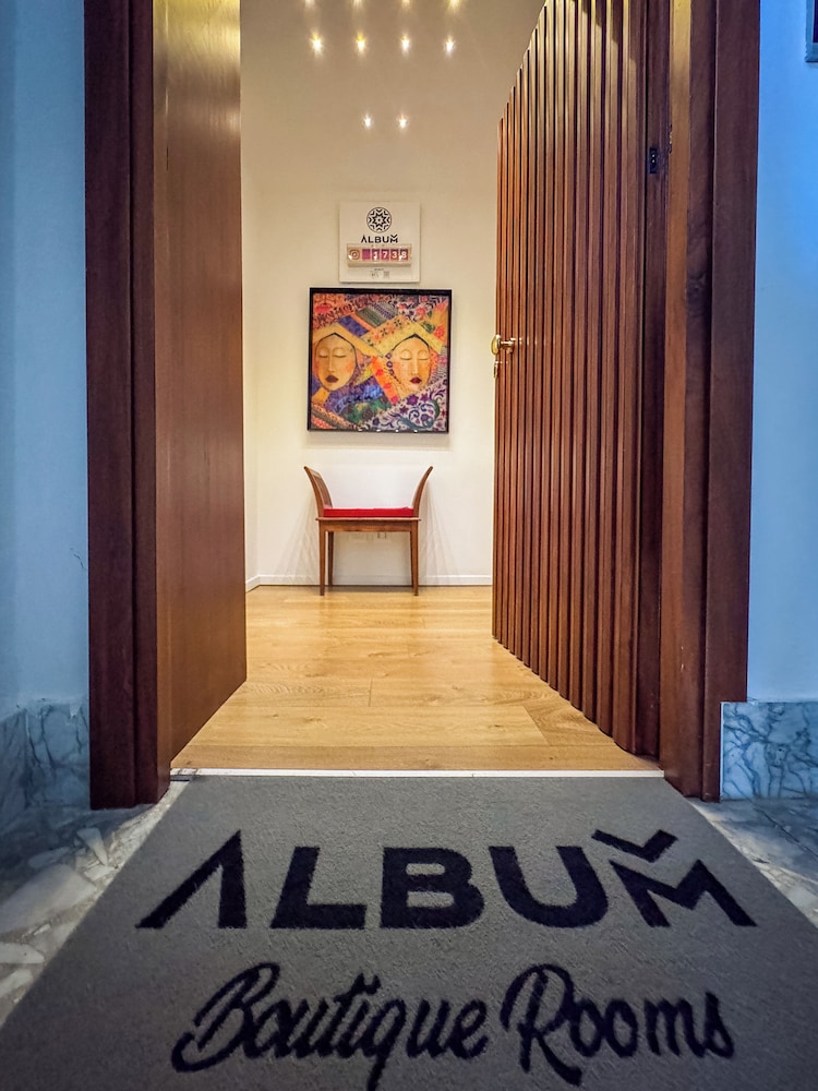 Album Boutique Rooms 2/50