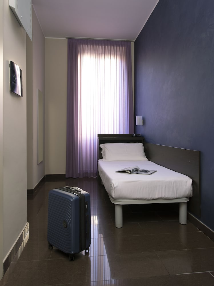 Hotel Five 16/51