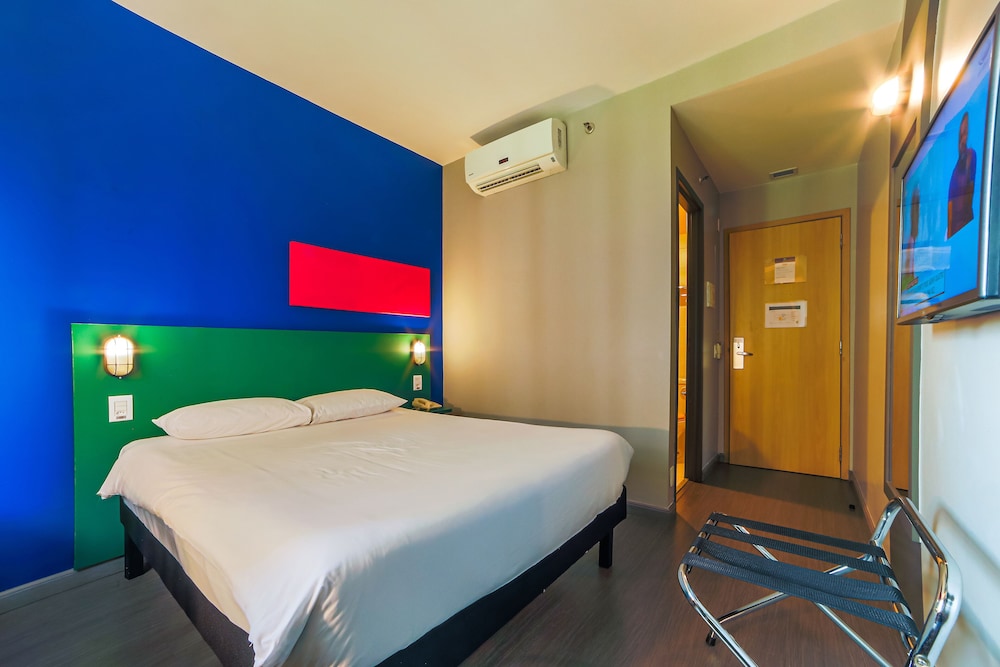 ibis Styles SP Faria Lima 19/64