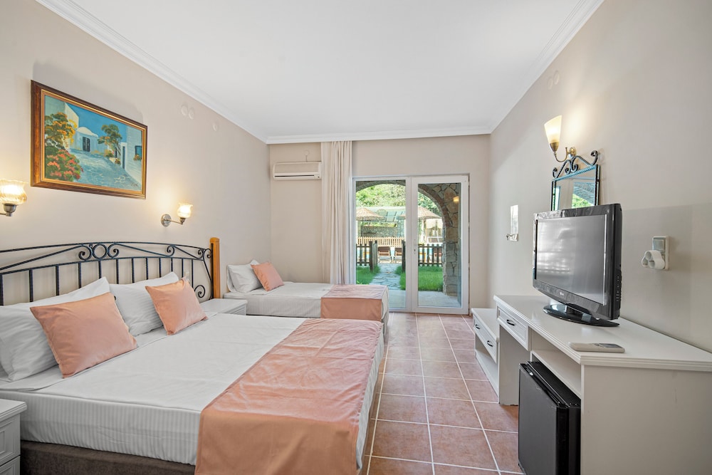 Alados Otel 10/50