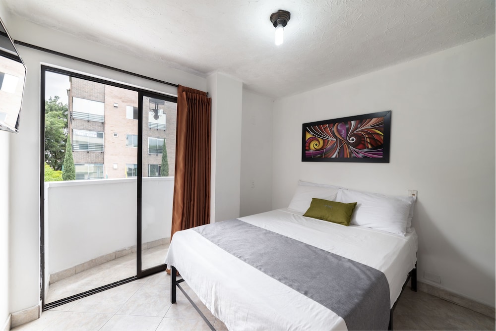 Basic, 2 Double Beds