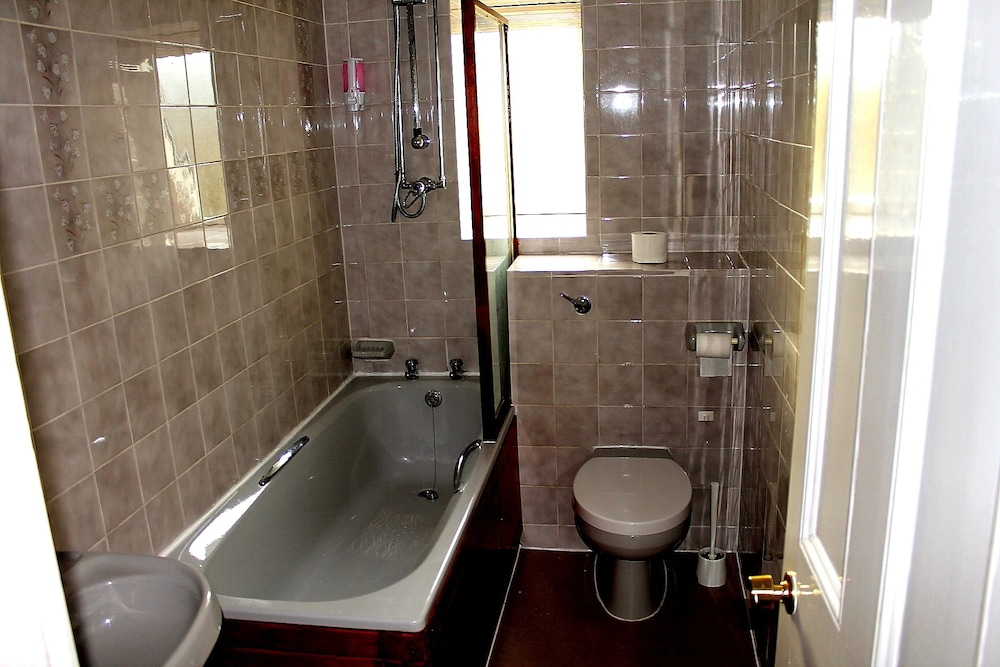 The Menai Hotel 45/46