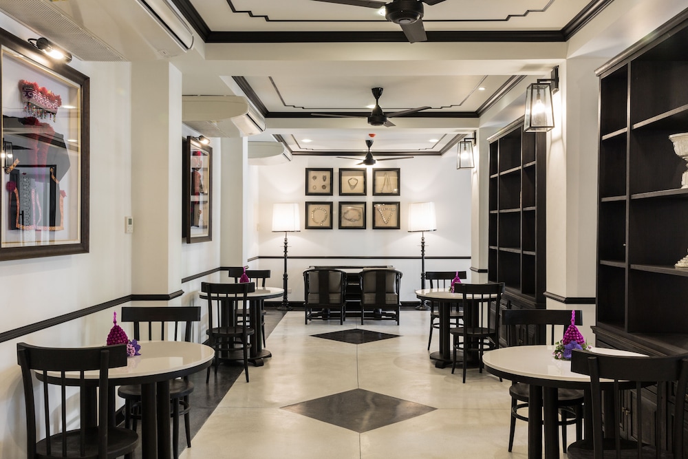 Mora Boutique Hotel 33/48