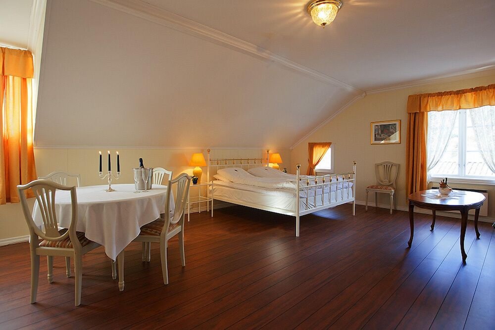 Room at Fjordslottet Hotell, OSTEROY