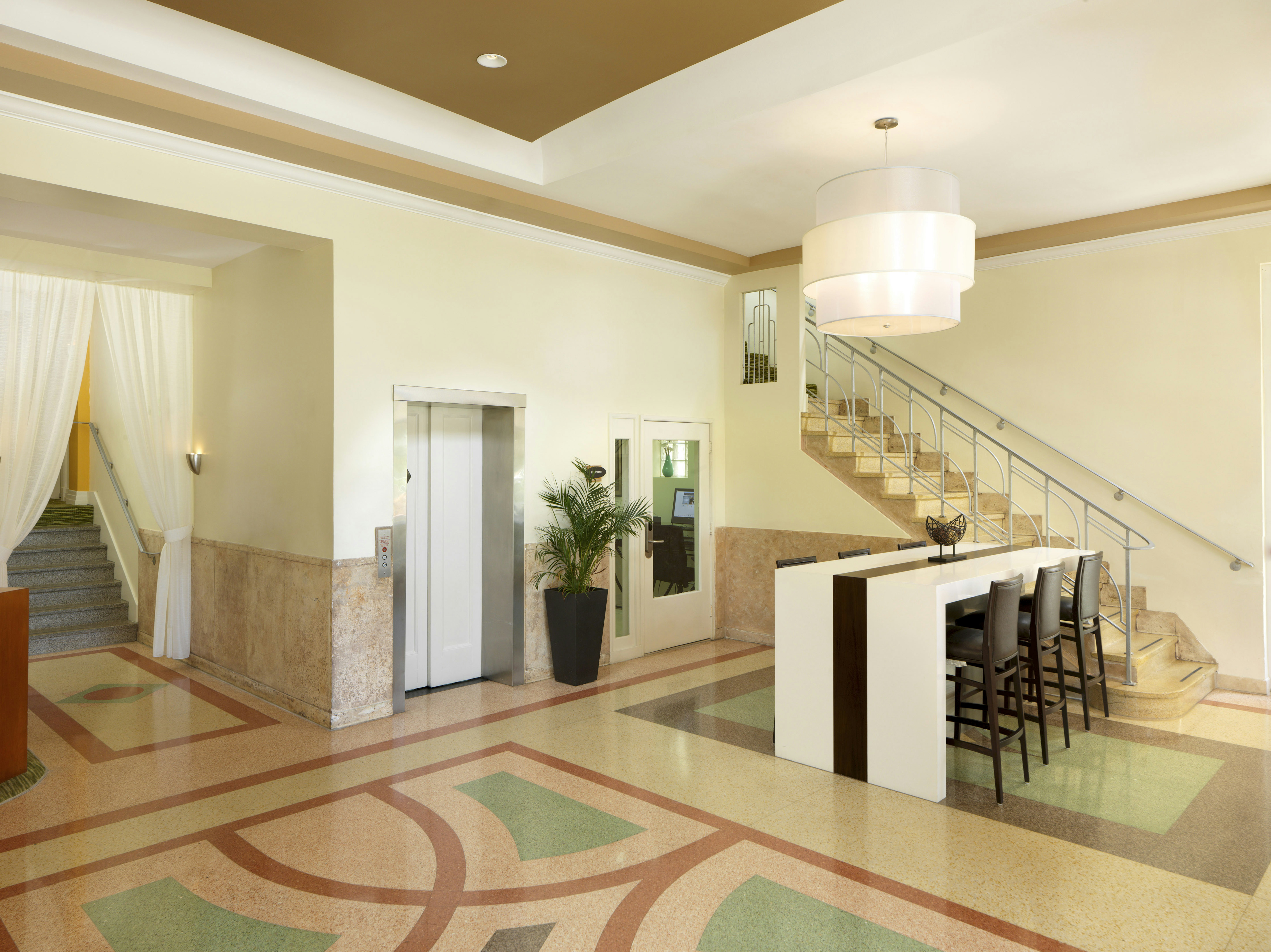 Hilton Vacation Club Crescent on South Beach Miami 13/35
