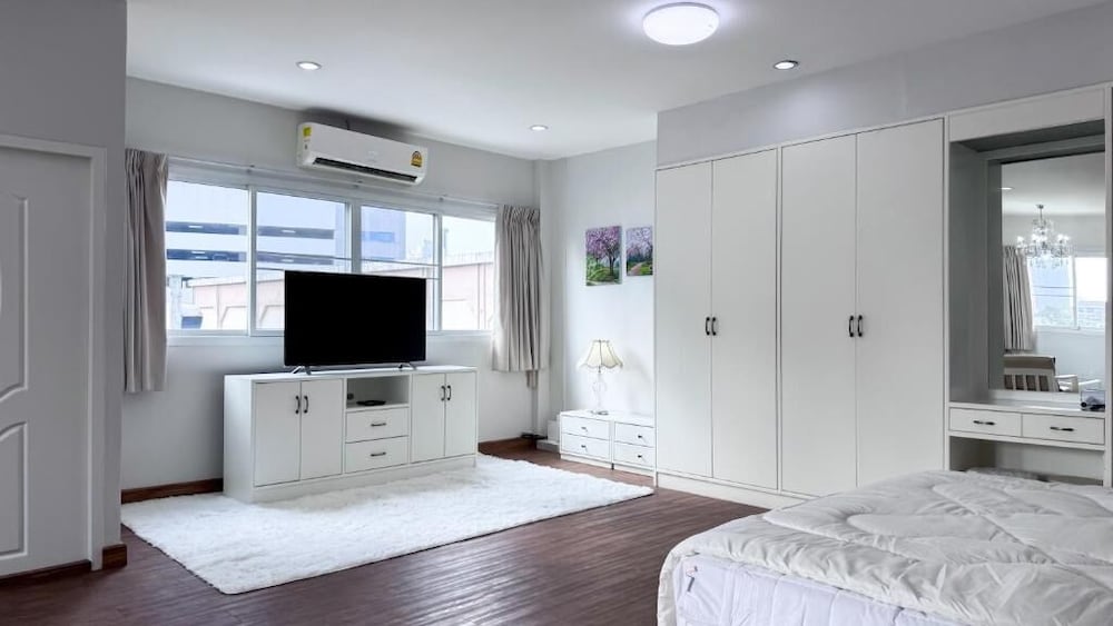 The Bless Hotel And Residence 37/80
