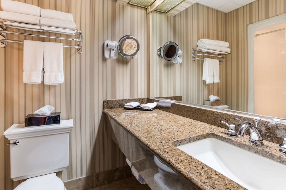 Traditions Hotel Spa Ascend Hotel Collection 7/35