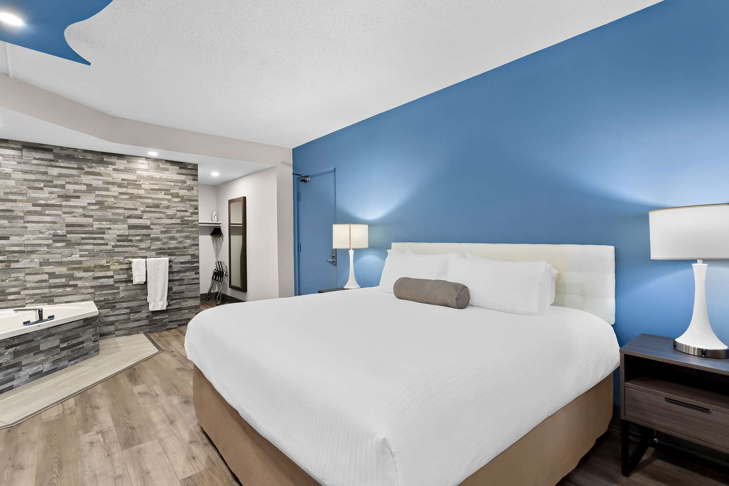 SureStay Plus by Best Western Windsor 7/18