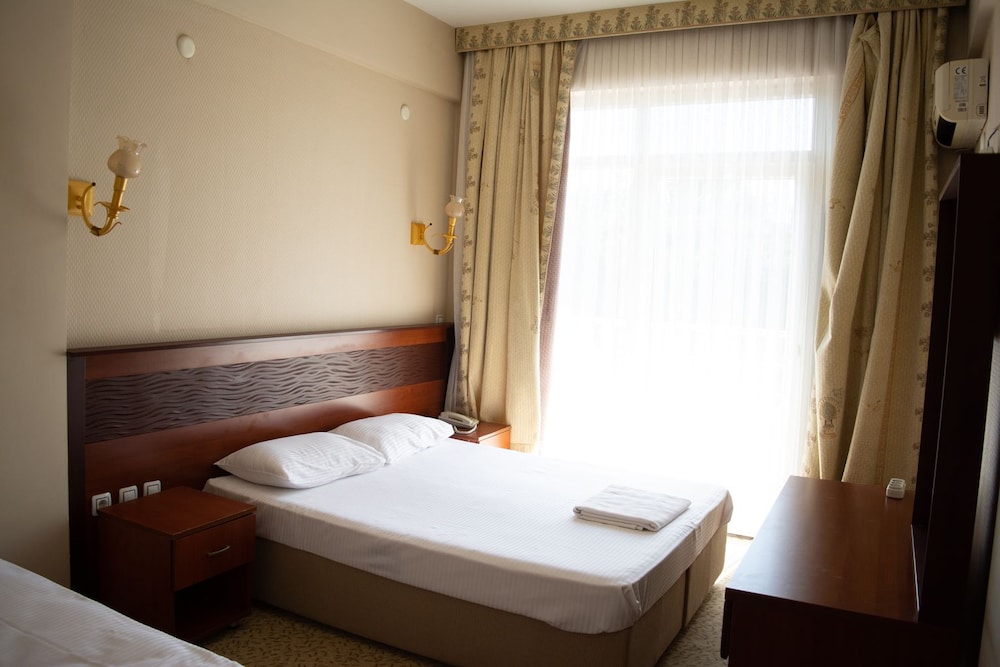 Lake Life Hotel 22/50