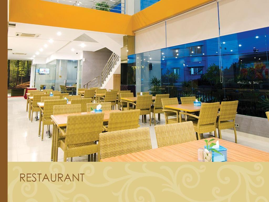 Borneo Hotel 17/37