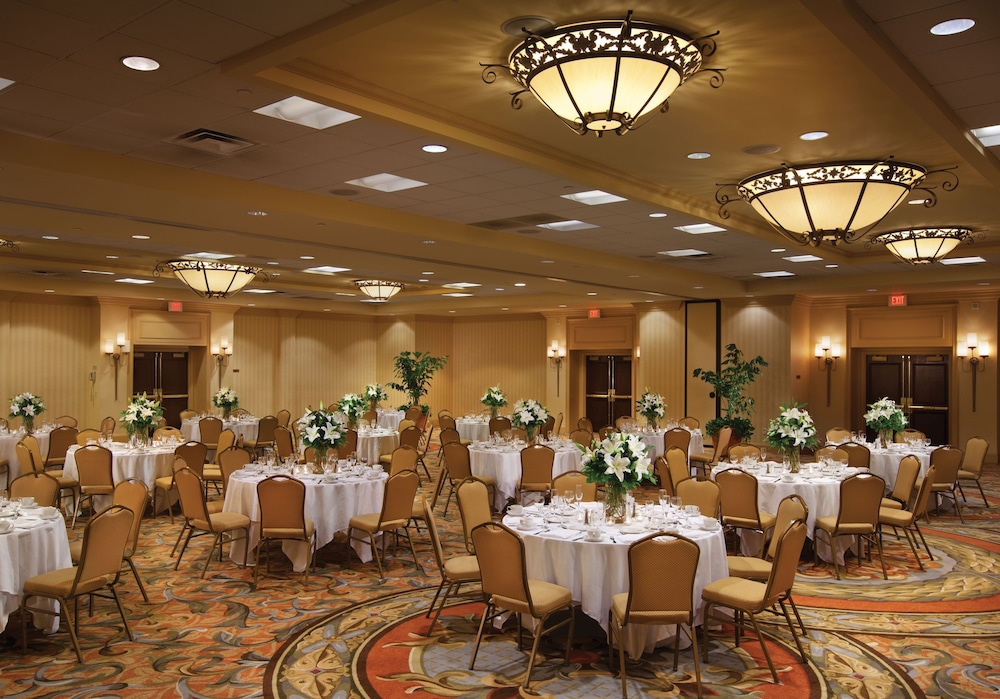 Anaheim Majestic Garden Hotel 57/73