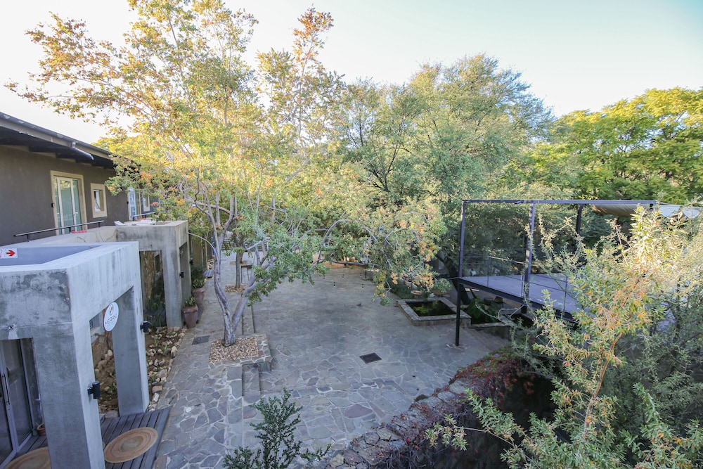 The Village Courtyard Suites 26/30