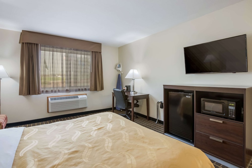 Quality Inn Edgerton, WI 20/39