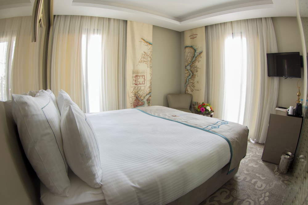 DELUXE, DOUBLE BED, TERRACE, CORNER
