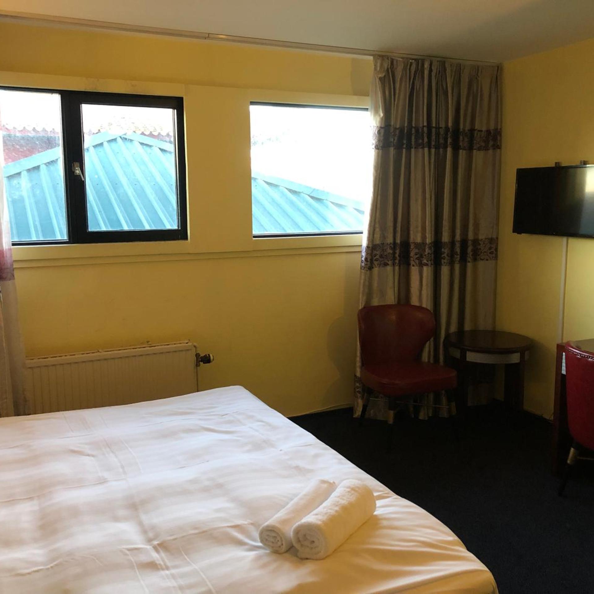 Room, Double Bed