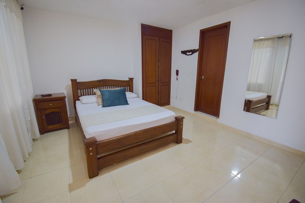 Hotel Toledo Plaza 24/49
