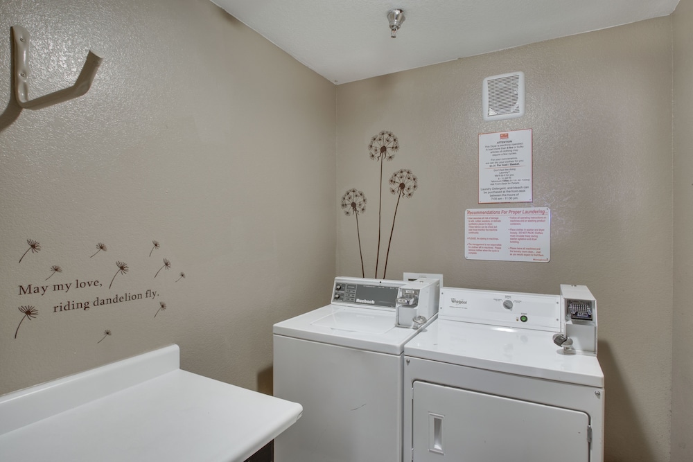 Econo Lodge Pueblo North 40/40