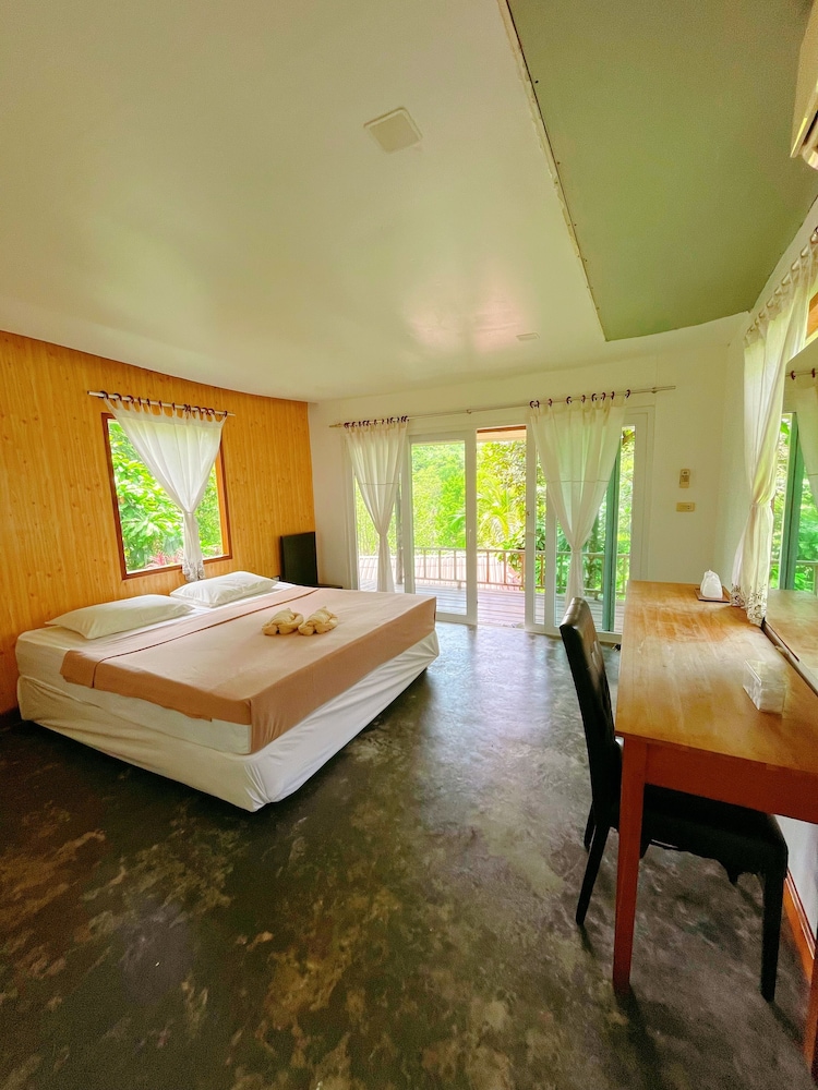 Bungalow, King Bed, Private Garden