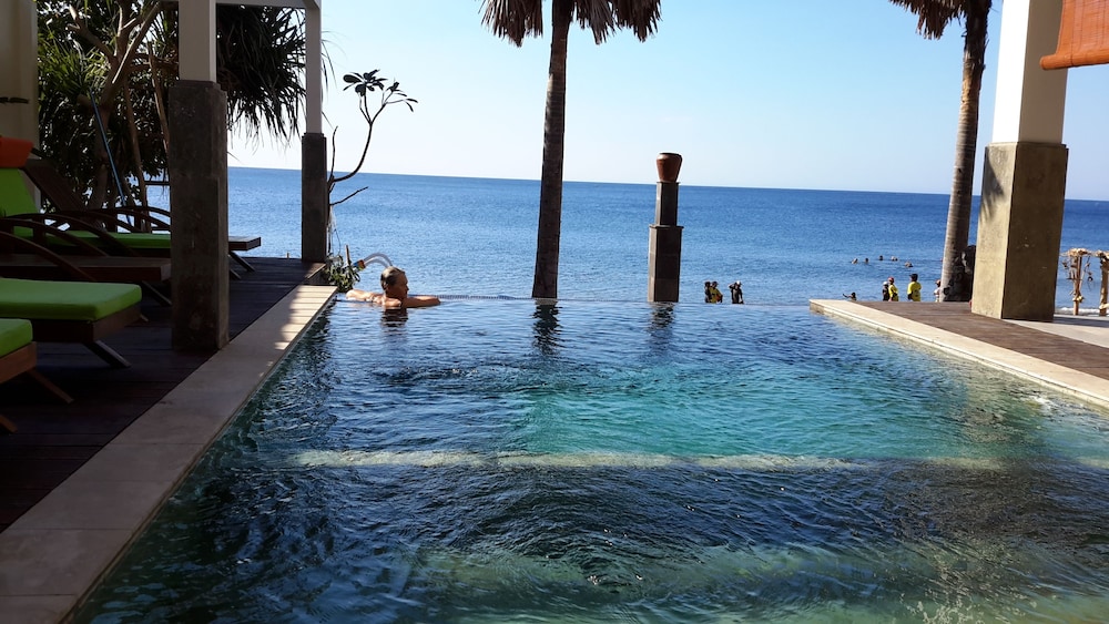 Amed Beach Villa 41/49