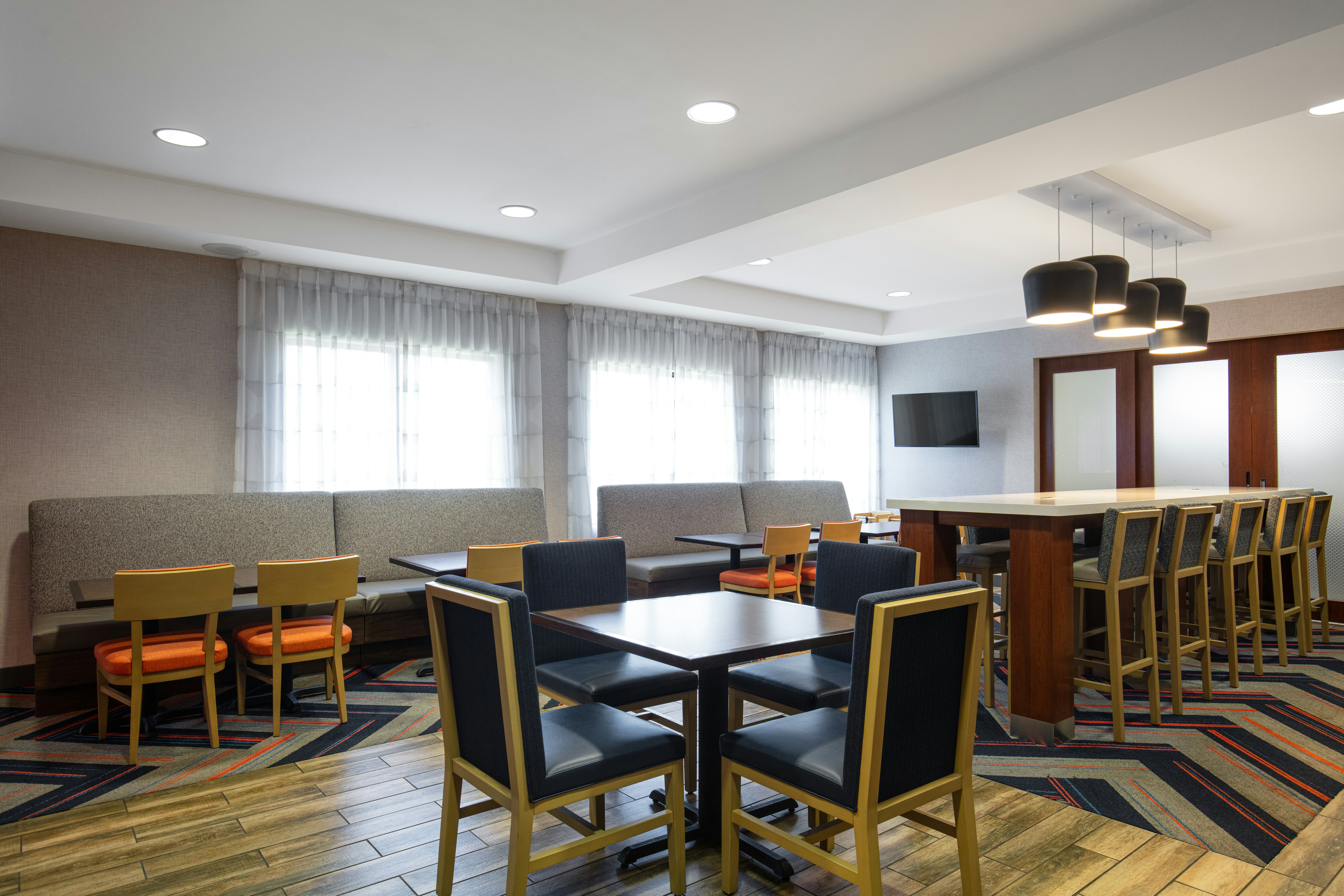 Hampton Inn Medford 24/42