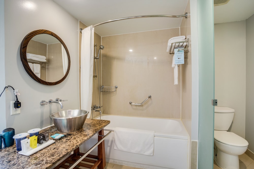 Guam Plaza Resort & Spa 65/69