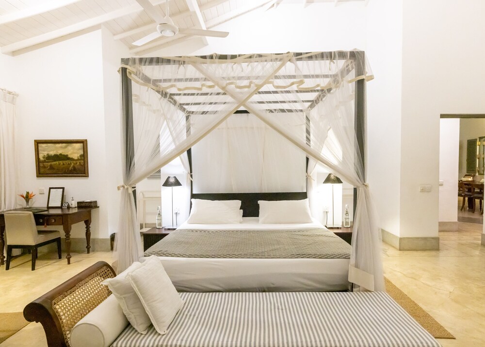 Taru Villas Mawella 20/50