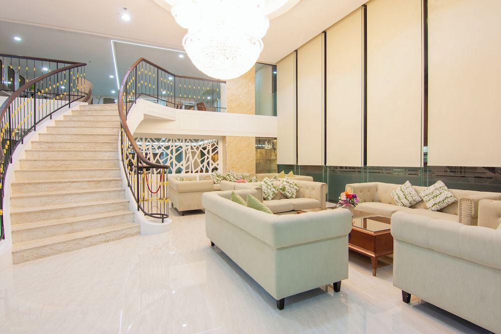 Golden Jomtien Beach Hotel 83/100