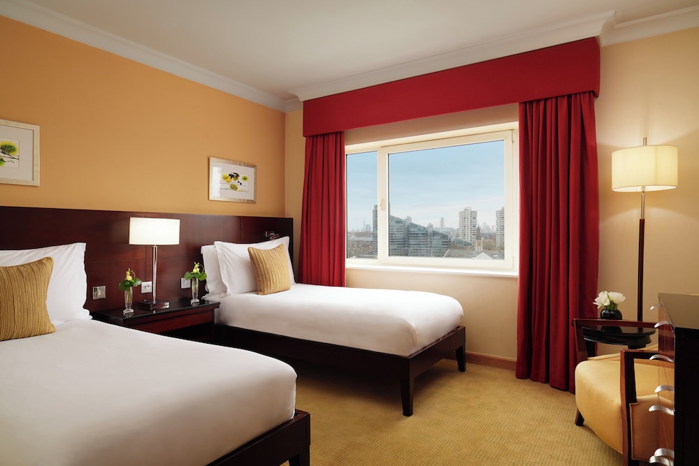 SUITE, TWIN BEDS, RIVER VIEW