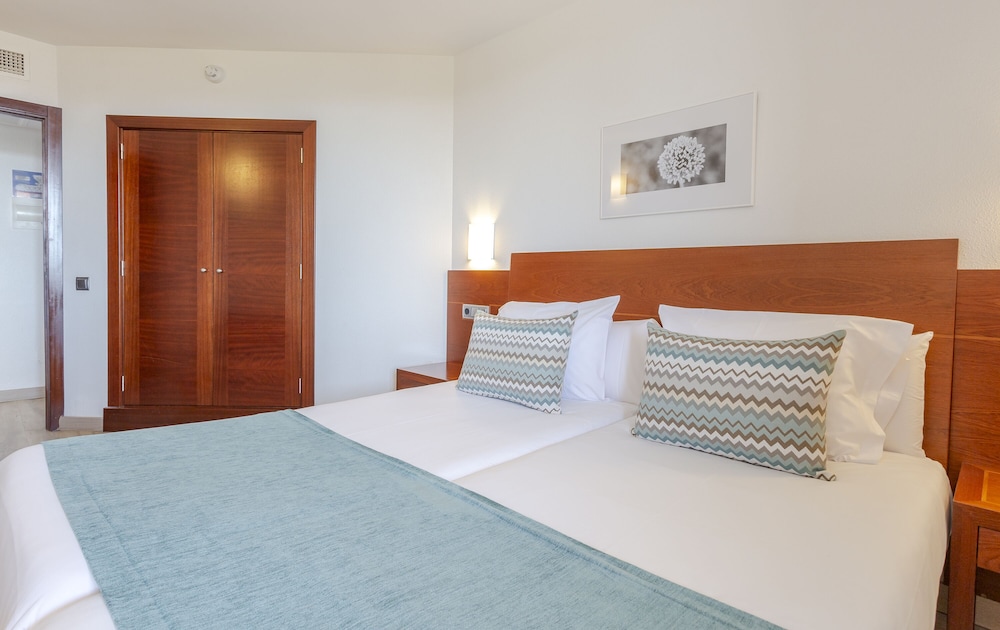 Marins Beach Club Adults Only 11/50