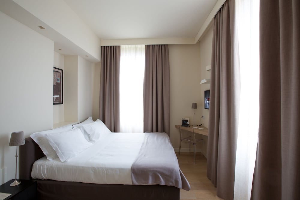 Hotel 900 5/51
