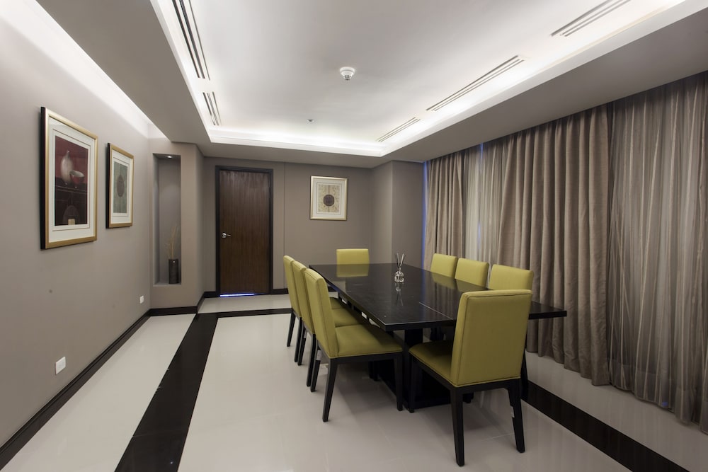 The Bellevue Manila 28/31