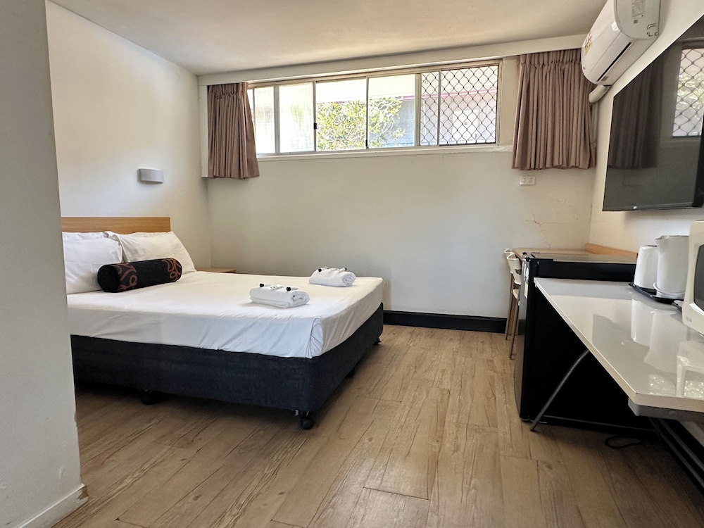 Room, Queen Bed, Pet Friendly