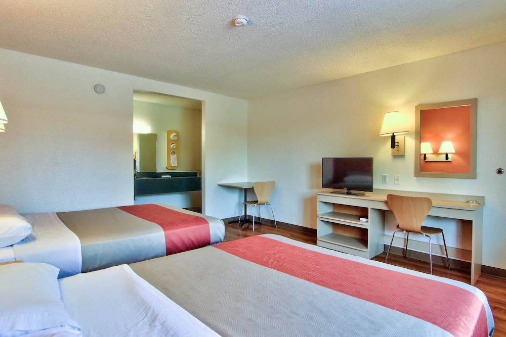 Motel6 West Sacramento, CA 32/60