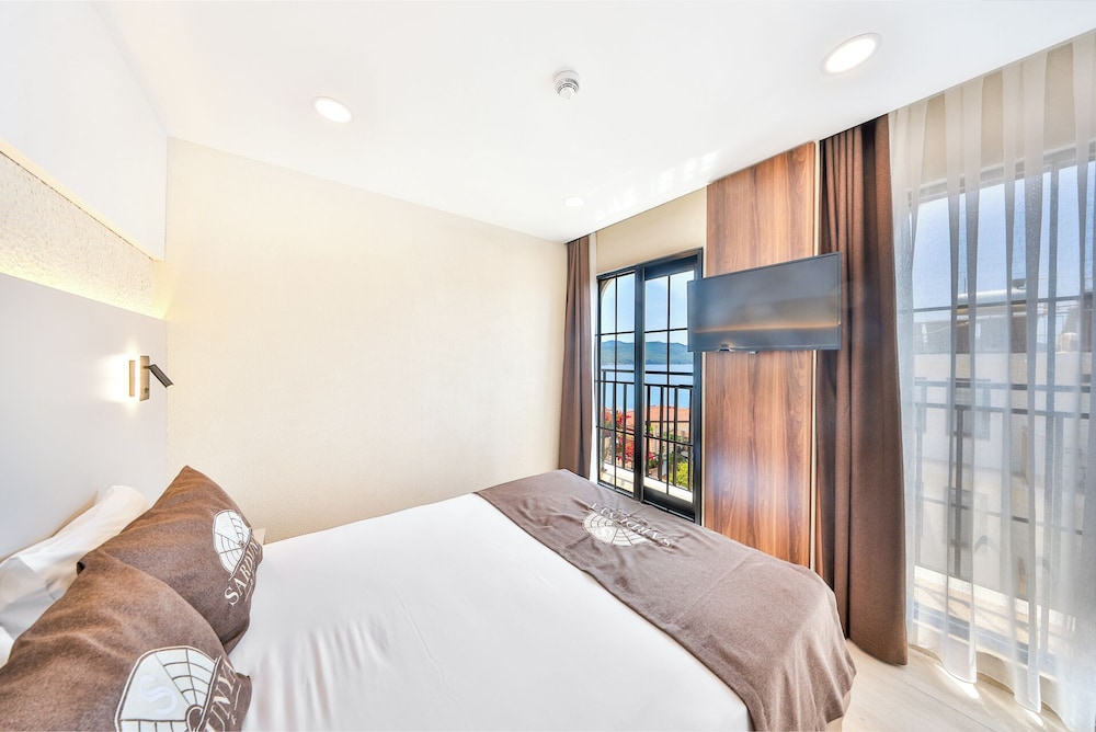 Sardunya Otel 26/50