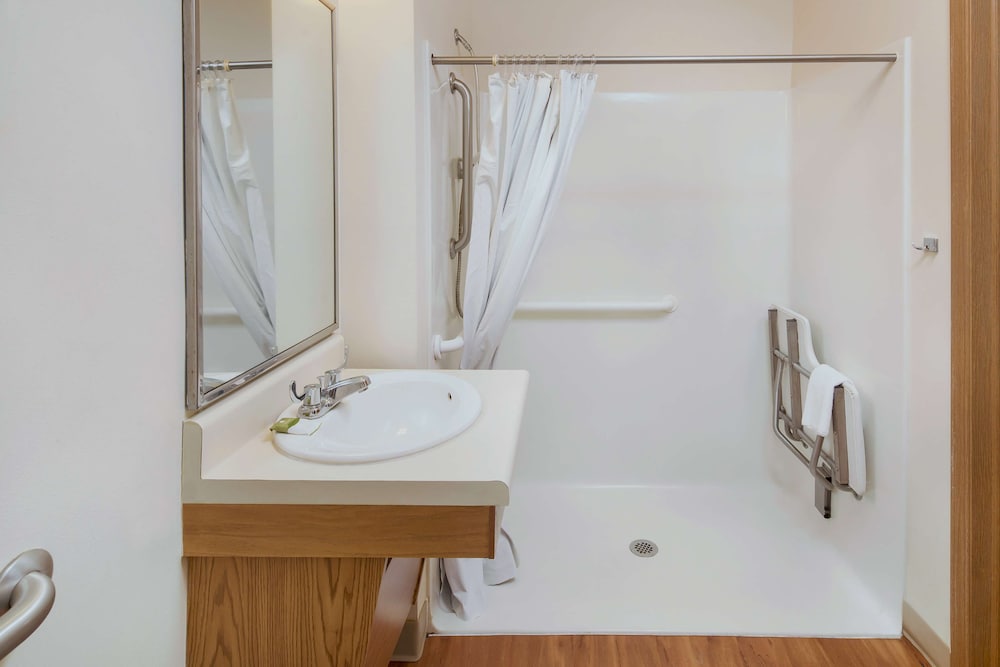 Extended Stay America Select Suites Wilmington West (ex WoodSpring Suites Wilmington) 12/42