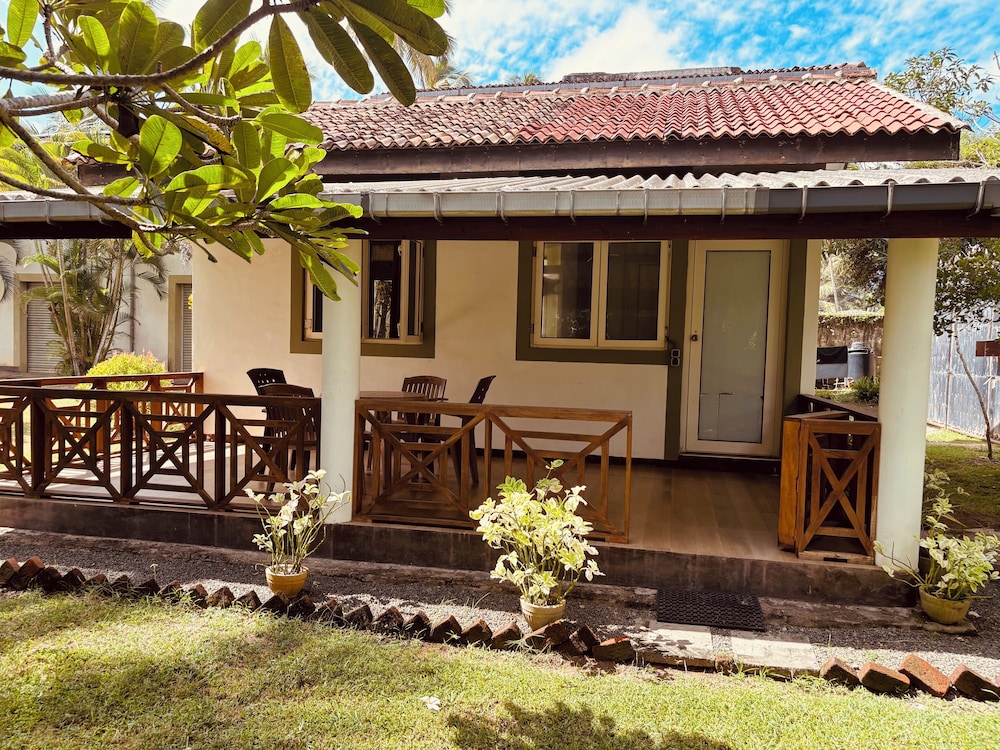 Raja Beach Hotel 3/50