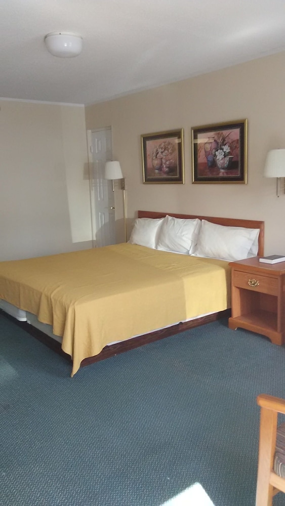 Rodeway Inn Cecil GA 22/36