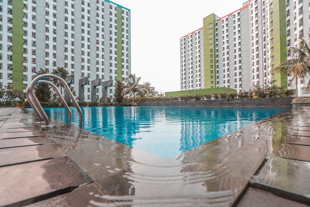 OYO 498 Green Lake View Ciputat 16/65