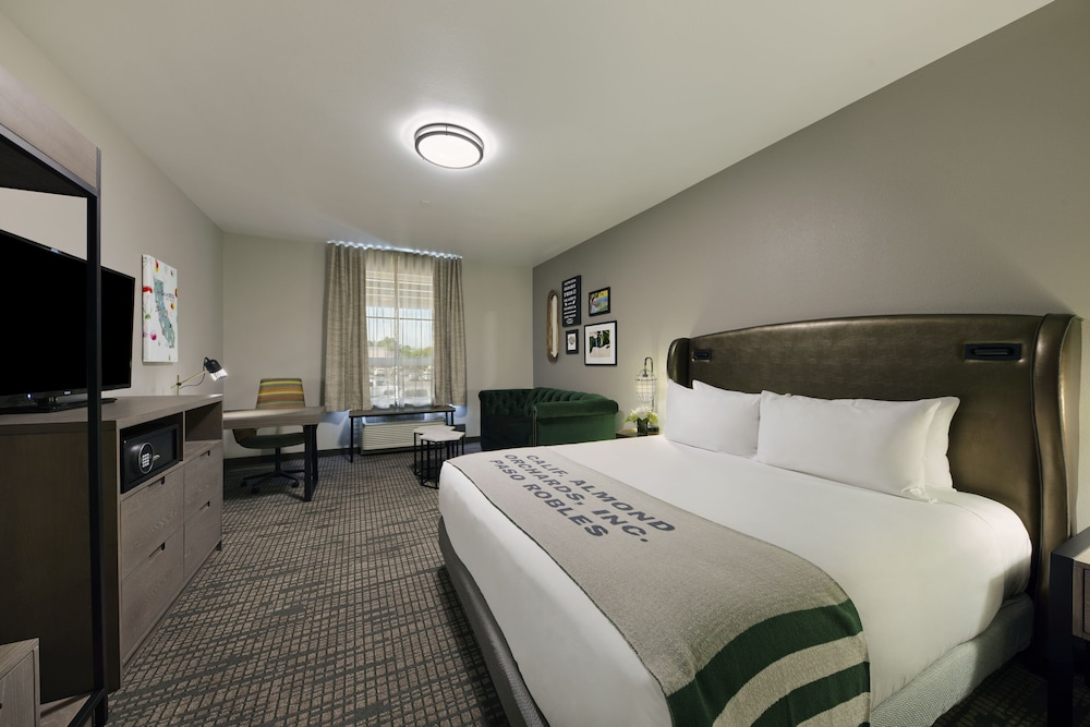 Oxford Suites Paso Robles 13/54