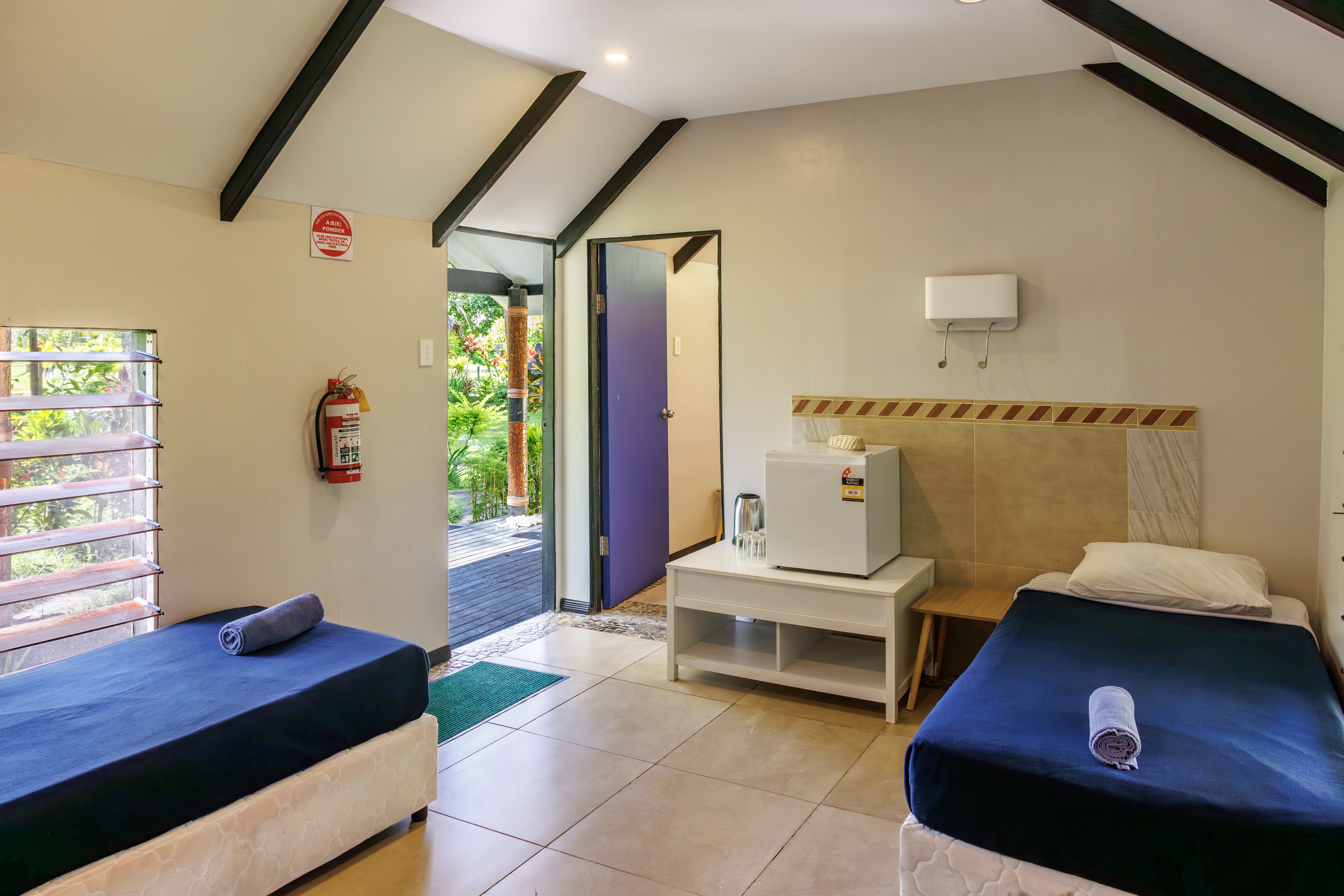 2 Bedrooms, Garden, Bure